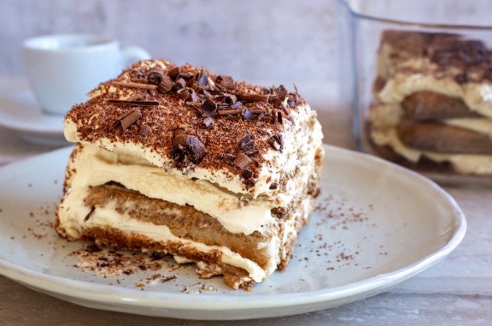 Tiramisu cake