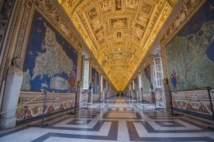 Vatican museum opening hours