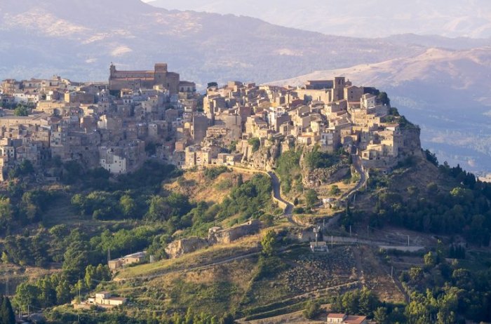 Things to do in Sicily in April